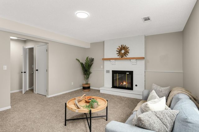 22155 Beaumont Way, Farmington, MN 55024