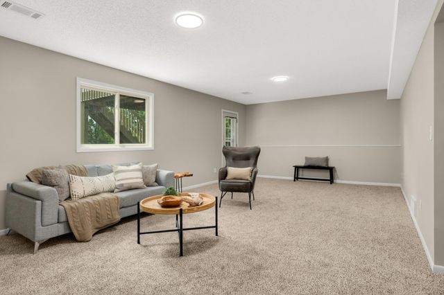 22155 Beaumont Way, Farmington, MN 55024