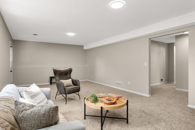 22155 Beaumont Way, Farmington, MN 55024