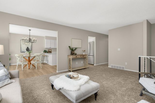 22155 Beaumont Way, Farmington, MN 55024