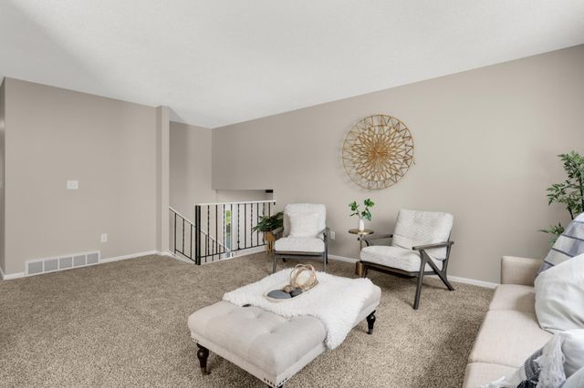 22155 Beaumont Way, Farmington, MN 55024