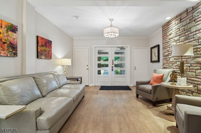 11 Euclid Ave 6C, Summit City, NJ 07901