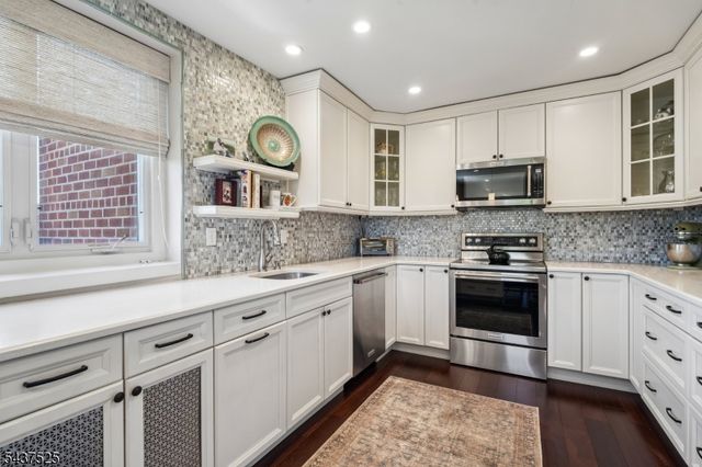 11 Euclid Ave 6C, Summit City, NJ 07901
