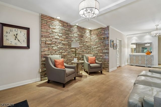 11 Euclid Ave 6C, Summit City, NJ 07901