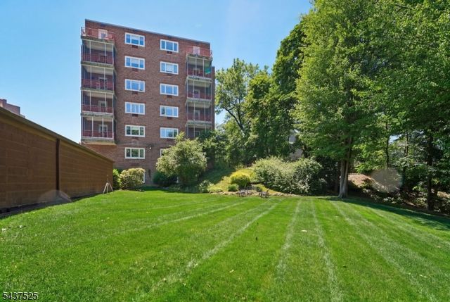 11 Euclid Ave 6C, Summit City, NJ 07901