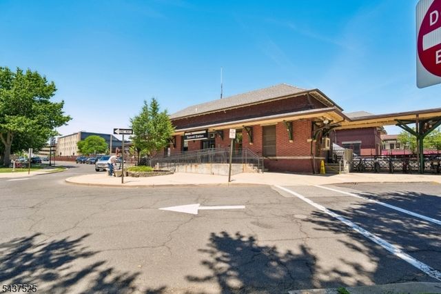 11 Euclid Ave 6C, Summit City, NJ 07901