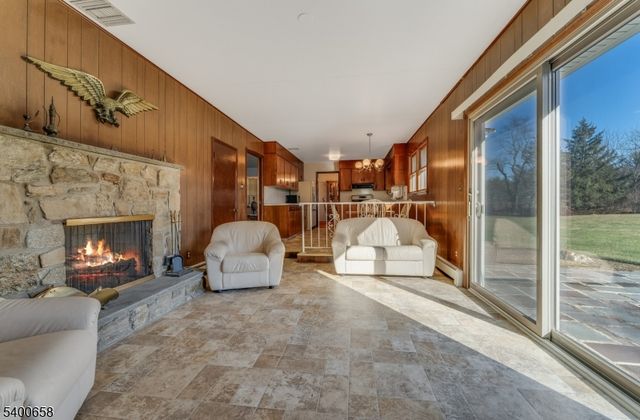 18 Wells Rd, Raritan Twp., NJ 08822