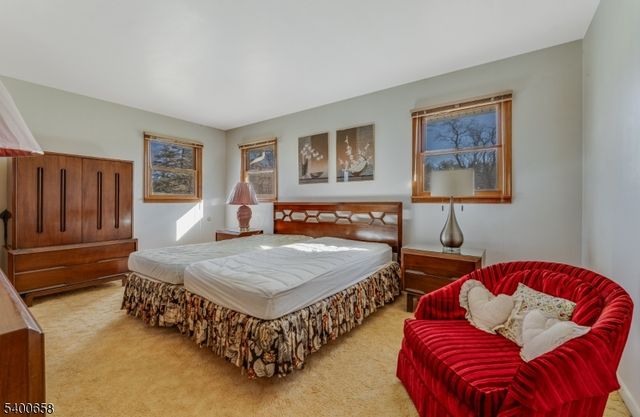 18 Wells Rd, Raritan Twp., NJ 08822