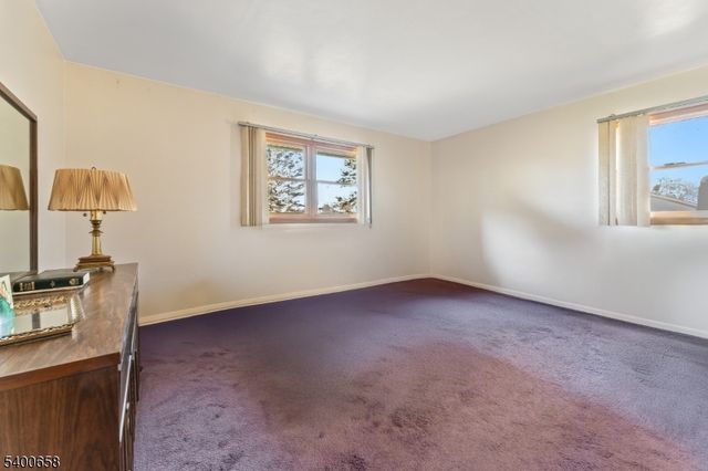 18 Wells Rd, Raritan Twp., NJ 08822