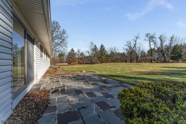 18 Wells Rd, Raritan Twp., NJ 08822