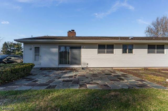 18 Wells Rd, Raritan Twp., NJ 08822