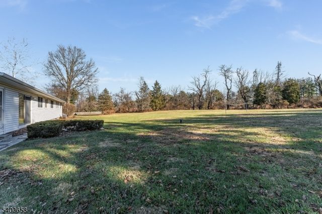 18 Wells Rd, Raritan Twp., NJ 08822