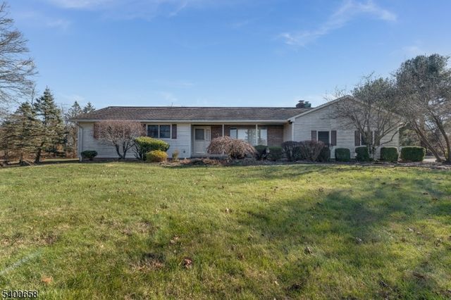 18 Wells Rd, Raritan Twp., NJ 08822