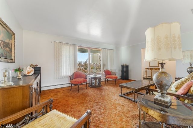 18 Wells Rd, Raritan Twp., NJ 08822