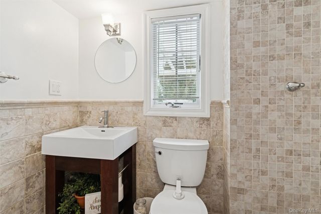 1827 Glenn Lane, Merrick, NY 11566