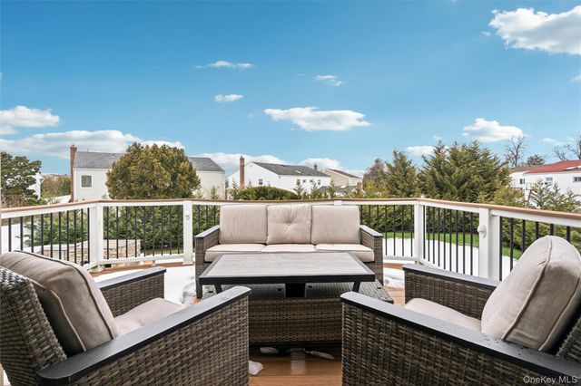 1827 Glenn Lane, Merrick, NY 11566