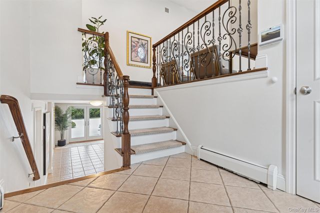 1827 Glenn Lane, Merrick, NY 11566