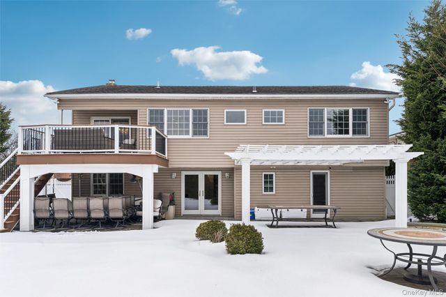 1827 Glenn Lane, Merrick, NY 11566