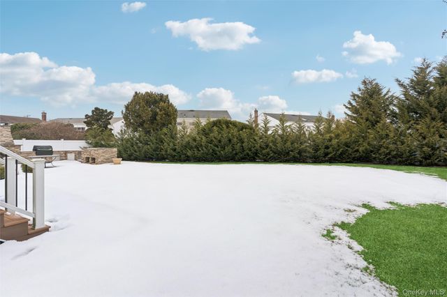 1827 Glenn Lane, Merrick, NY 11566