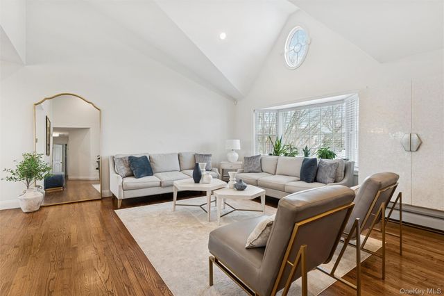 1827 Glenn Lane, Merrick, NY 11566