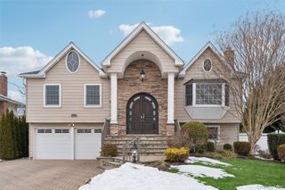 1827 Glenn Lane, Merrick, NY 11566