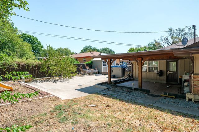 1423 W Shields Drive, Sherman, TX 75092