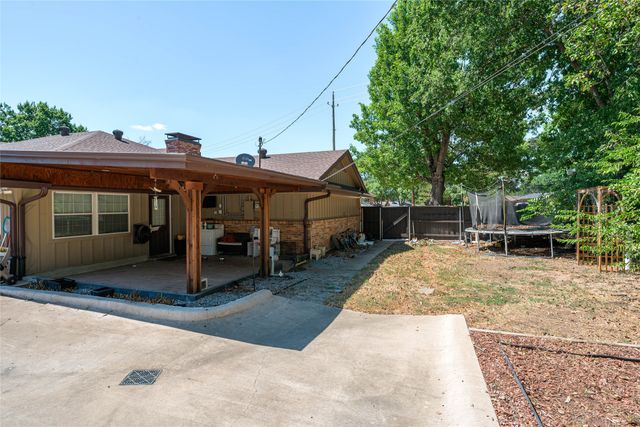 1423 W Shields Drive, Sherman, TX 75092