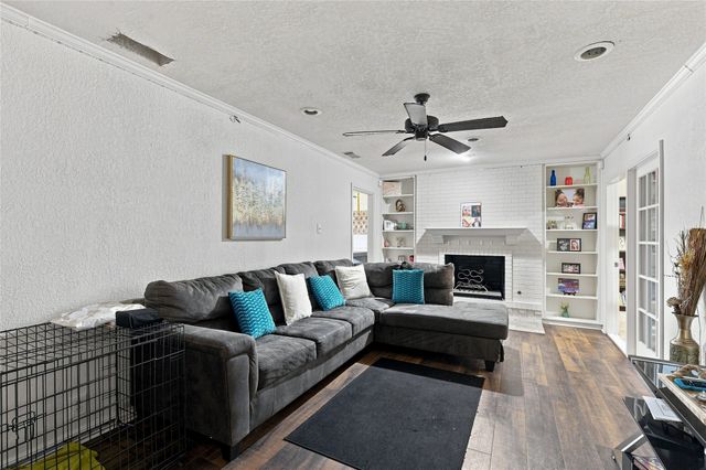 1423 W Shields Drive, Sherman, TX 75092