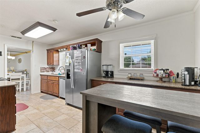 1423 W Shields Drive, Sherman, TX 75092
