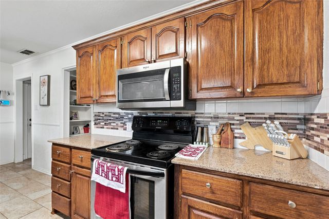 1423 W Shields Drive, Sherman, TX 75092