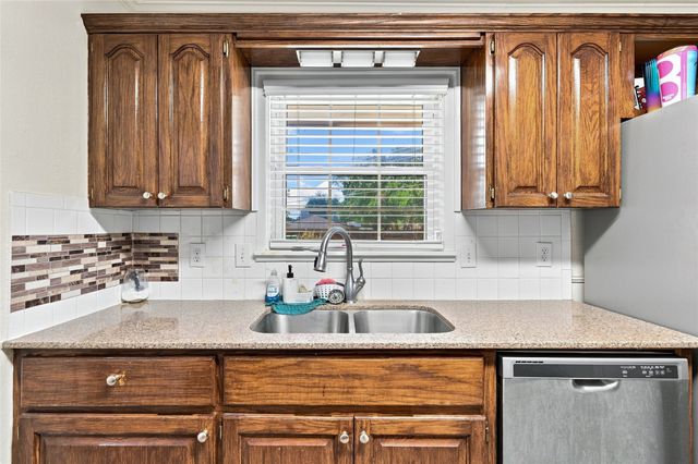 1423 W Shields Drive, Sherman, TX 75092