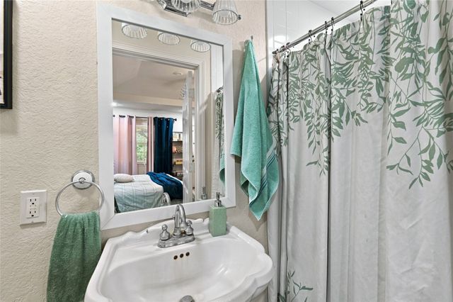 1423 W Shields Drive, Sherman, TX 75092