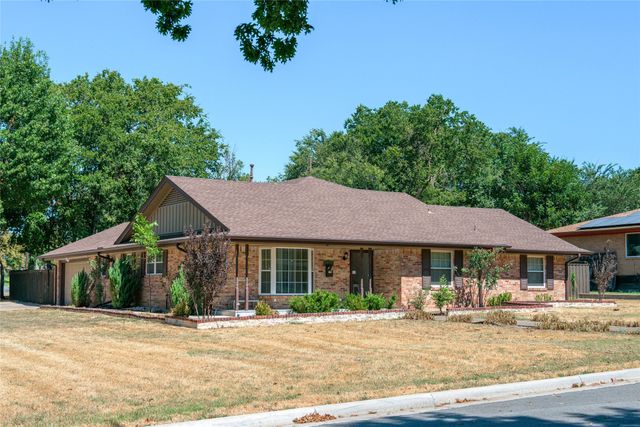 1423 W Shields Drive, Sherman, TX 75092