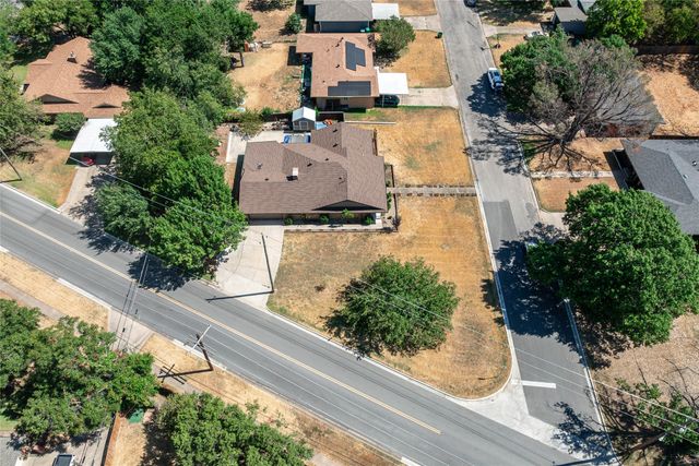 1423 W Shields Drive, Sherman, TX 75092
