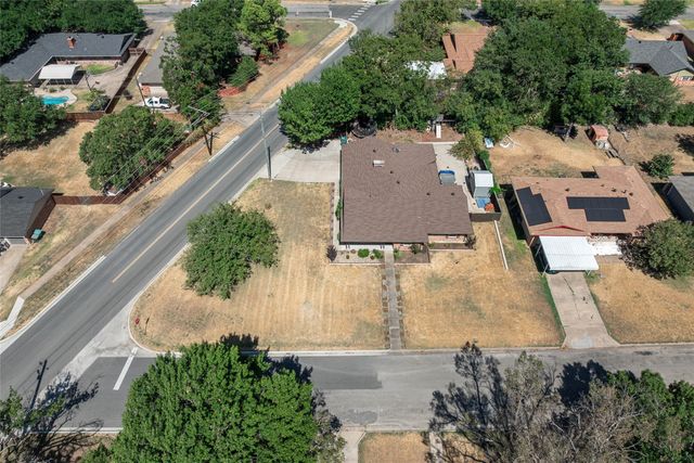 1423 W Shields Drive, Sherman, TX 75092