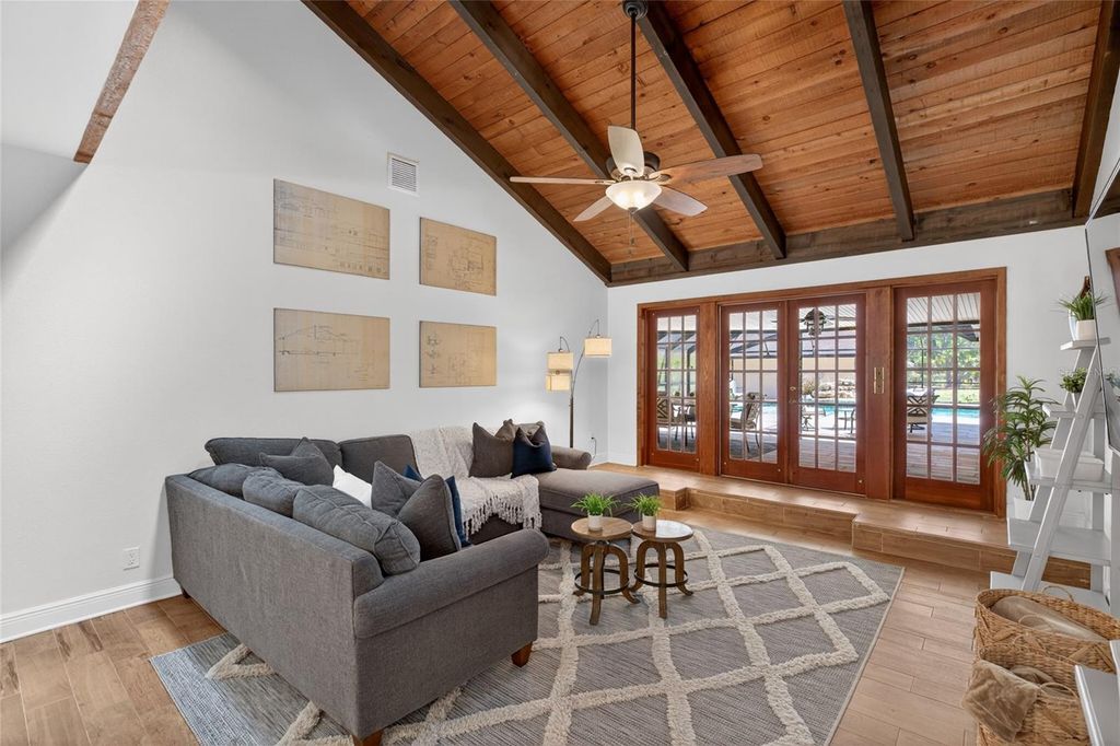 Image 11 of property listing at 1026 CRYSTAL LAKE ROAD, Lutz, FL 33548