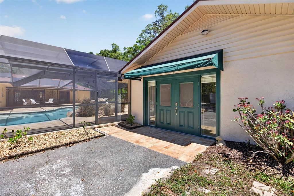 Image 49 of property listing at 1026 CRYSTAL LAKE ROAD, Lutz, FL 33548