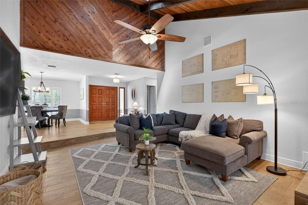 Image 7 of property listing at 1026 CRYSTAL LAKE ROAD, Lutz, FL 33548