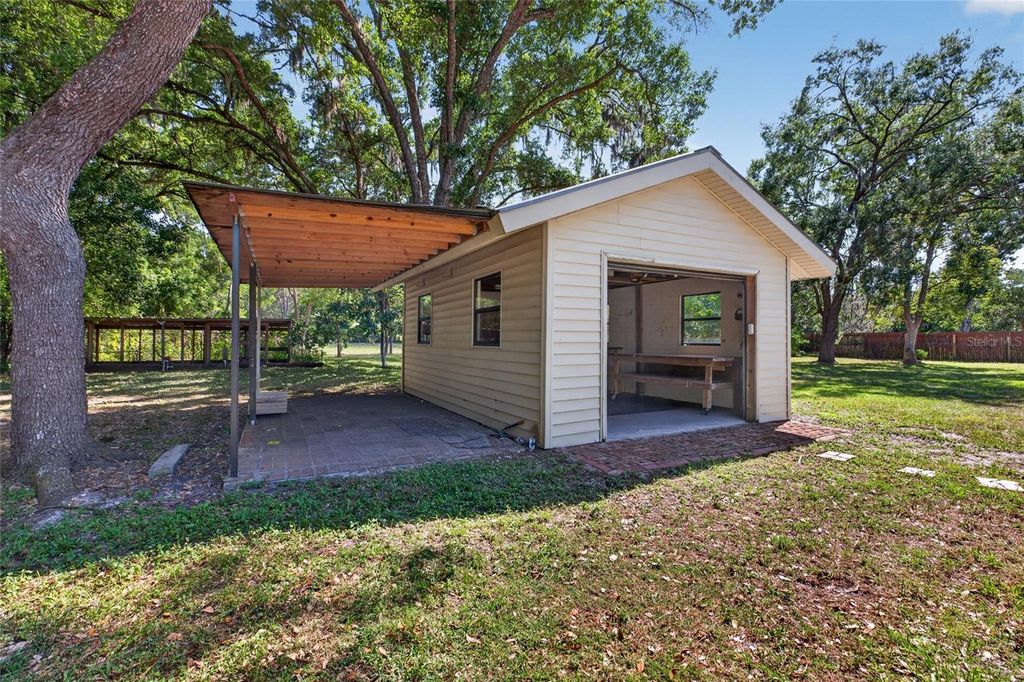 Image 66 of property listing at 1026 CRYSTAL LAKE ROAD, Lutz, FL 33548