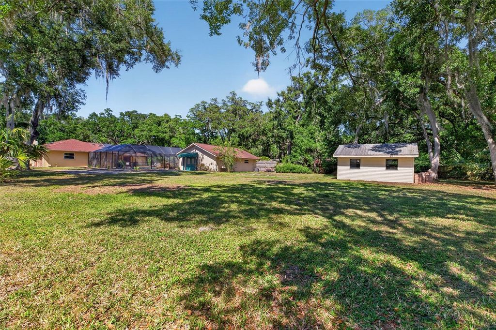 Image 71 of property listing at 1026 CRYSTAL LAKE ROAD, Lutz, FL 33548