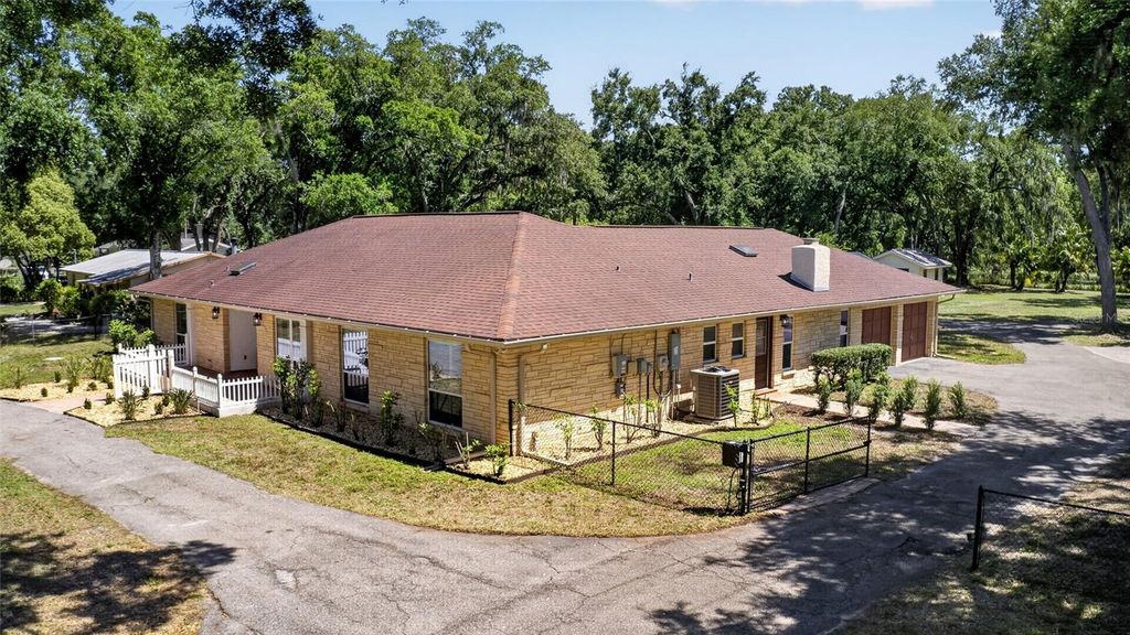 Image 75 of property listing at 1026 CRYSTAL LAKE ROAD, Lutz, FL 33548