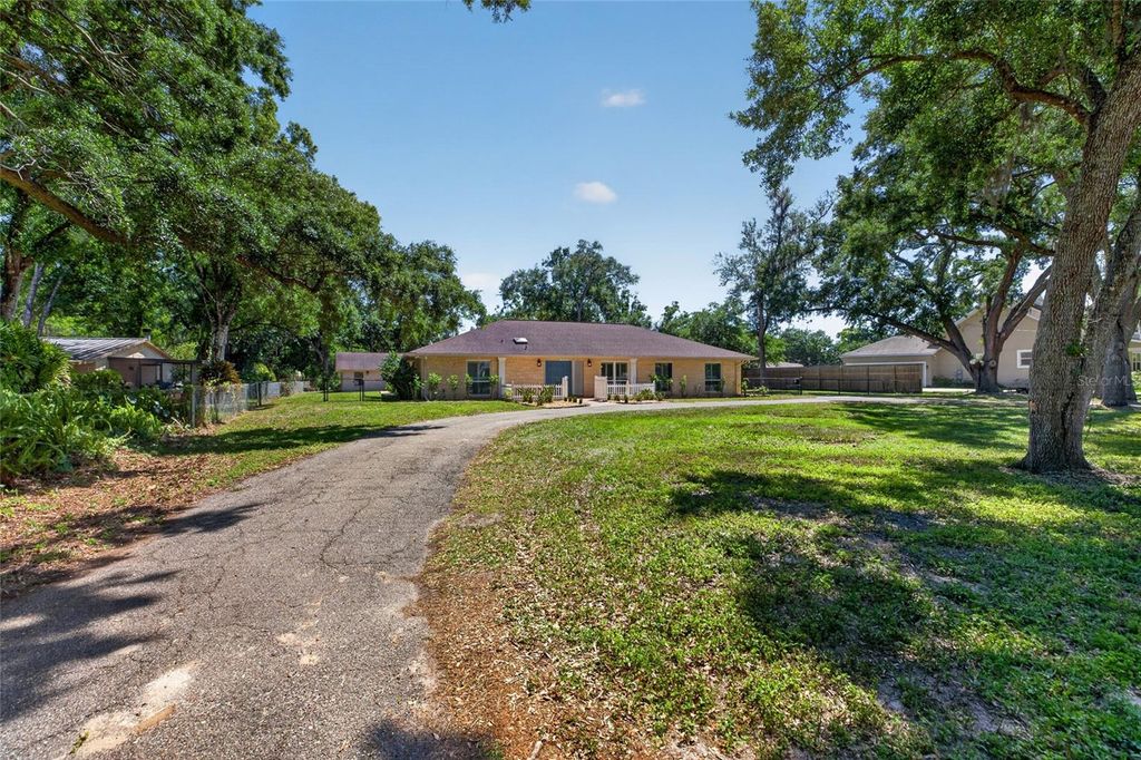 Image 78 of property listing at 1026 CRYSTAL LAKE ROAD, Lutz, FL 33548