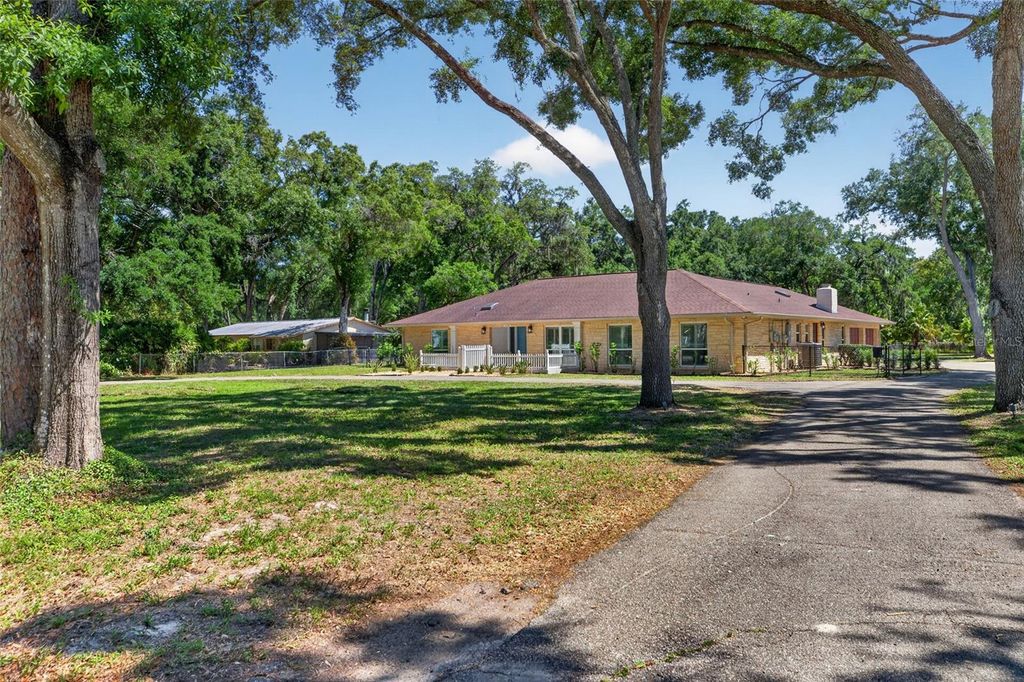 Image 79 of property listing at 1026 CRYSTAL LAKE ROAD, Lutz, FL 33548