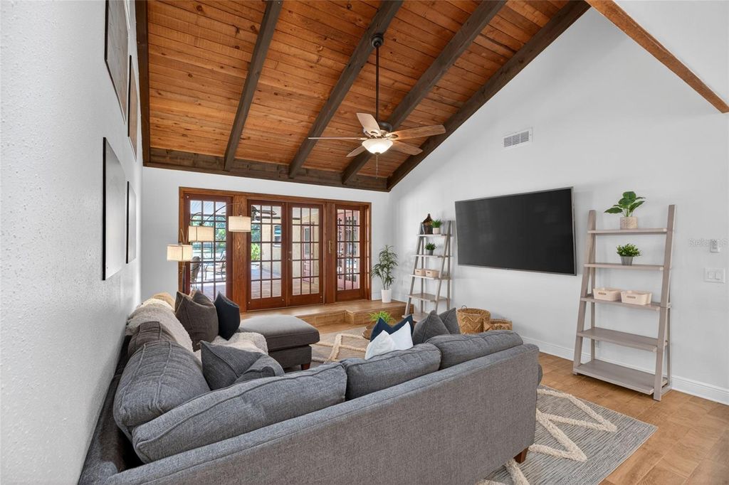 Image 10 of property listing at 1026 CRYSTAL LAKE ROAD, Lutz, FL 33548