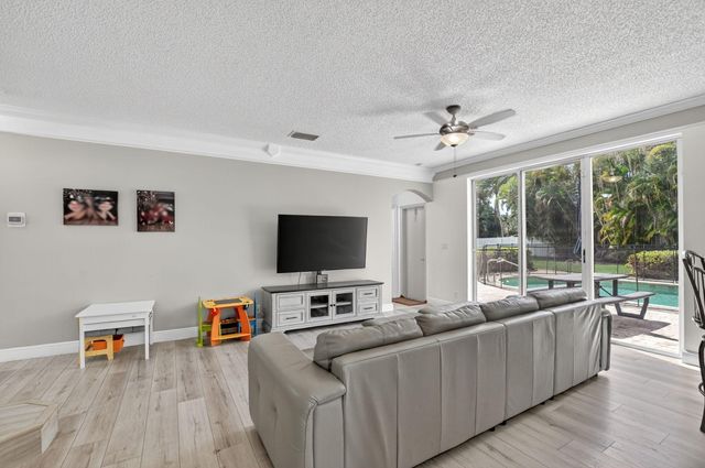 5278 Indianwood Village Lane, Lake Worth, FL 33463