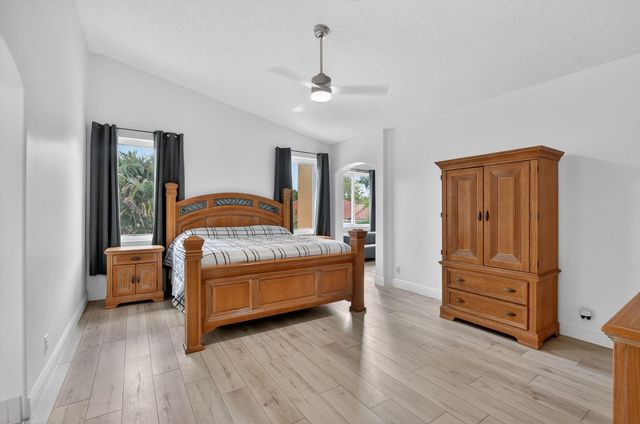 5278 Indianwood Village Lane, Lake Worth, FL 33463