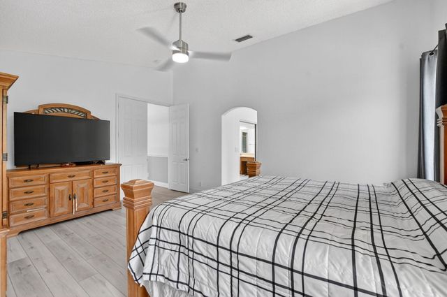 5278 Indianwood Village Lane, Lake Worth, FL 33463