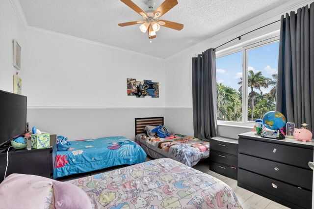 5278 Indianwood Village Lane, Lake Worth, FL 33463