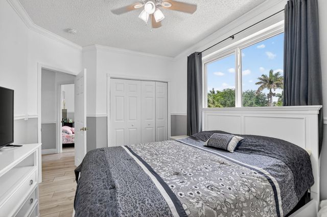 5278 Indianwood Village Lane, Lake Worth, FL 33463