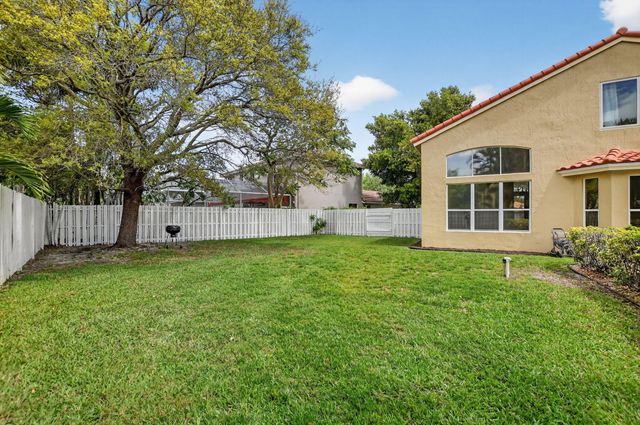 5278 Indianwood Village Lane, Lake Worth, FL 33463